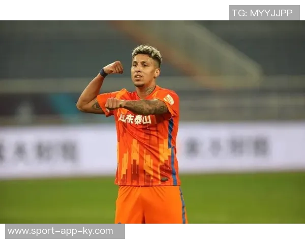 瓦科亲自为克雷桑剪胡子社媒晒照引发球迷热议 瓦科亲自为克雷桑剪胡子社媒晒照引发球迷热议